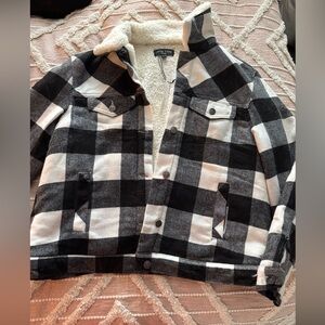 Oversized puffy thick black and white plaid jacket!